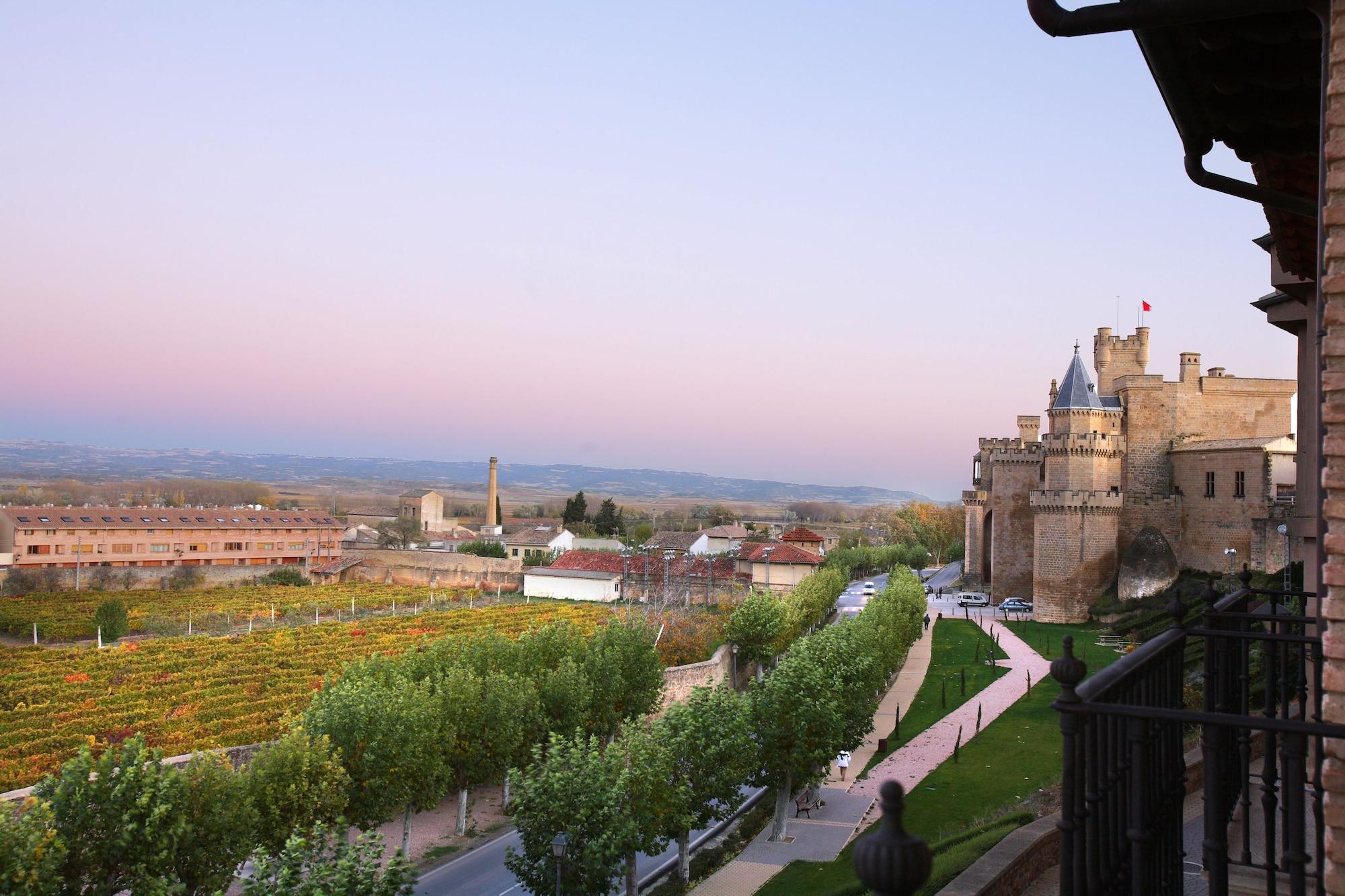 Hotel Merindad De Olite Exterior photo